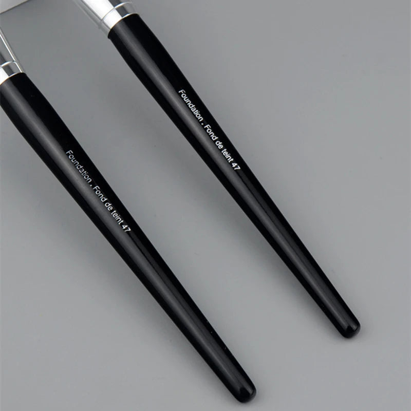 LOYBJ Foundation Brush – 47 Broom Head Liquid & Concealer Makeup Tool
