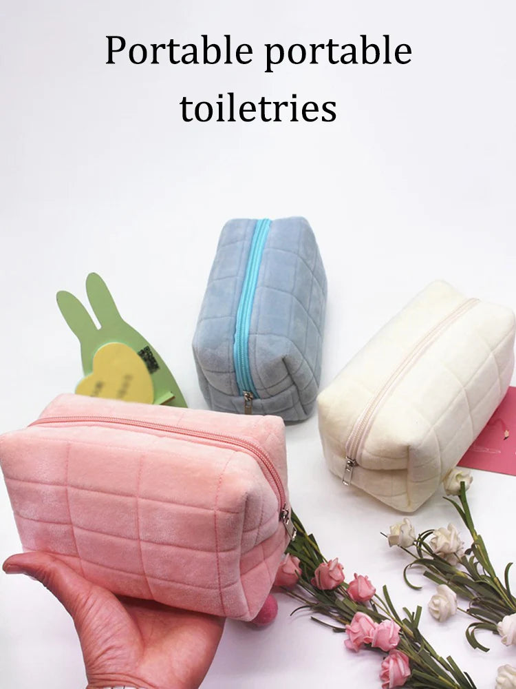 Plush Makeup Bag – Portable Travel Cosmetic Pouch with Zipper