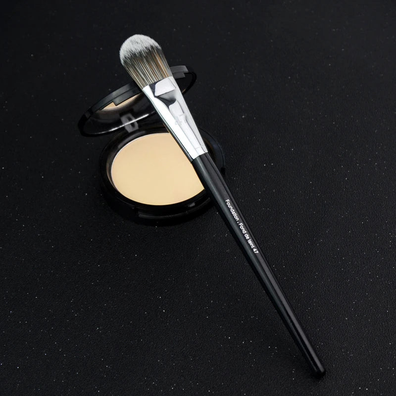 LOYBJ Foundation Brush – 47 Broom Head Liquid & Concealer Makeup Tool