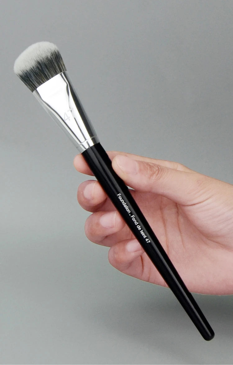 LOYBJ Foundation Brush – 47 Broom Head Liquid & Concealer Makeup Tool